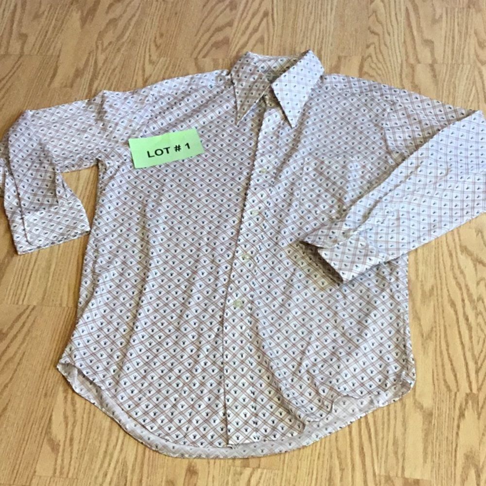 VINTAGE NWOT k mart mens 100% polyester shirt 16” neck